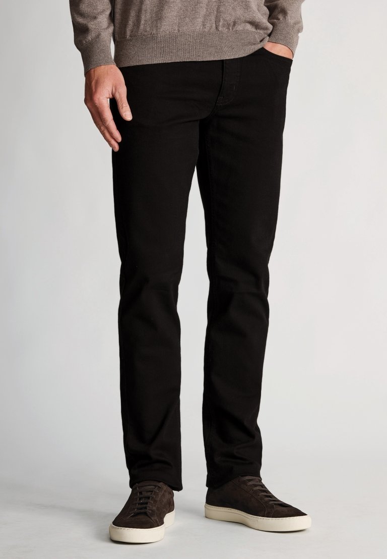 Douglas_Boulder_8957D_01_mannequin_RT_WEB